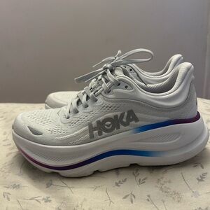 HOKA bondi 9